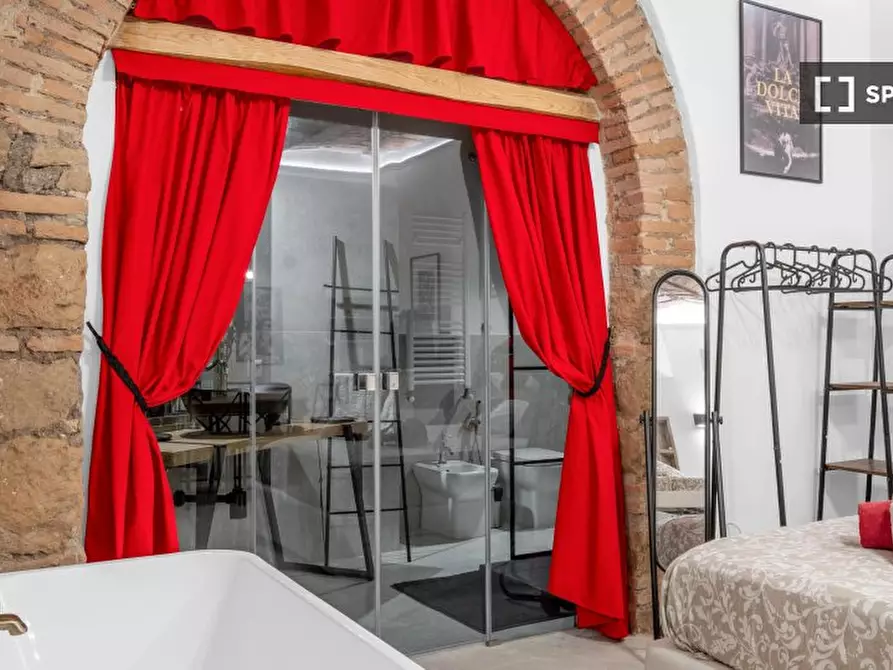 Immagine 12 di Ufficio in affitto  in Via dei Latini a Roma