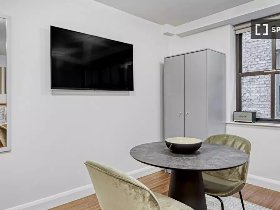 Immagine 2 di Ufficio in affitto  in Botolph Alley a 