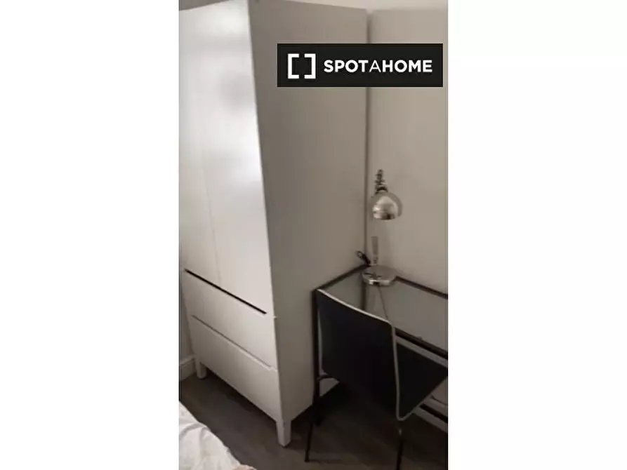 Immagine 3 di Camera condivisa in affitto  in Uxbridge Road a Hammersmith