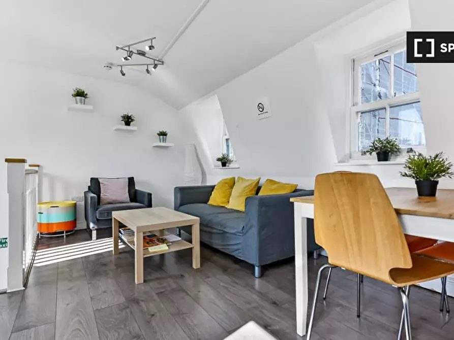 Immagine 2 di Appartamento in affitto  in Tottenham St a Camden Town