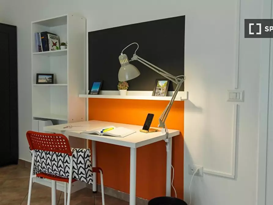 Immagine 5 di Camera condivisa in affitto  in Via Pignasecca n. a Napoli