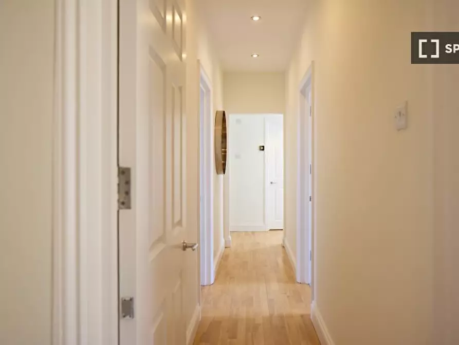 Immagine 11 di Appartamento in affitto  in Santos Road a Wandsworth