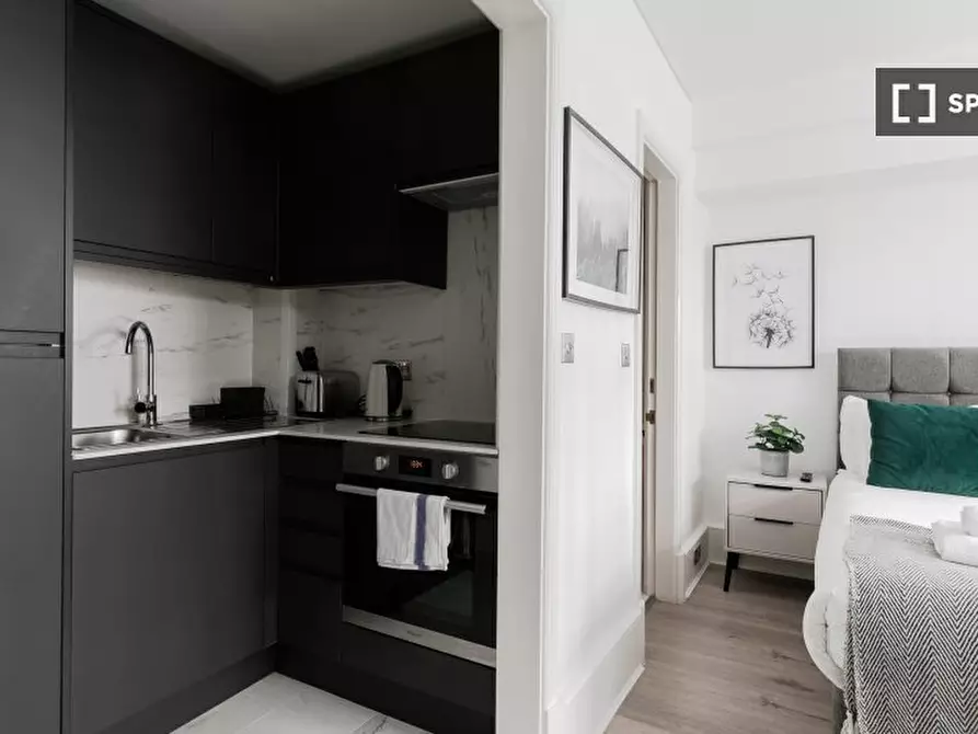 Immagine 2 di Ufficio in affitto  in Flat a Kensington