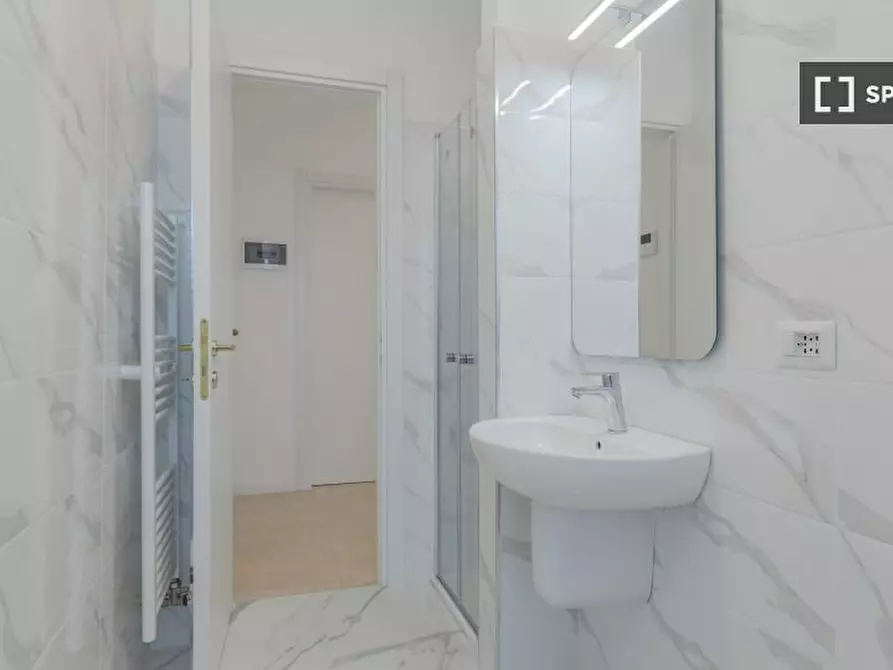 Immagine 17 di Camera condivisa in affitto  in Famagosta a Milano