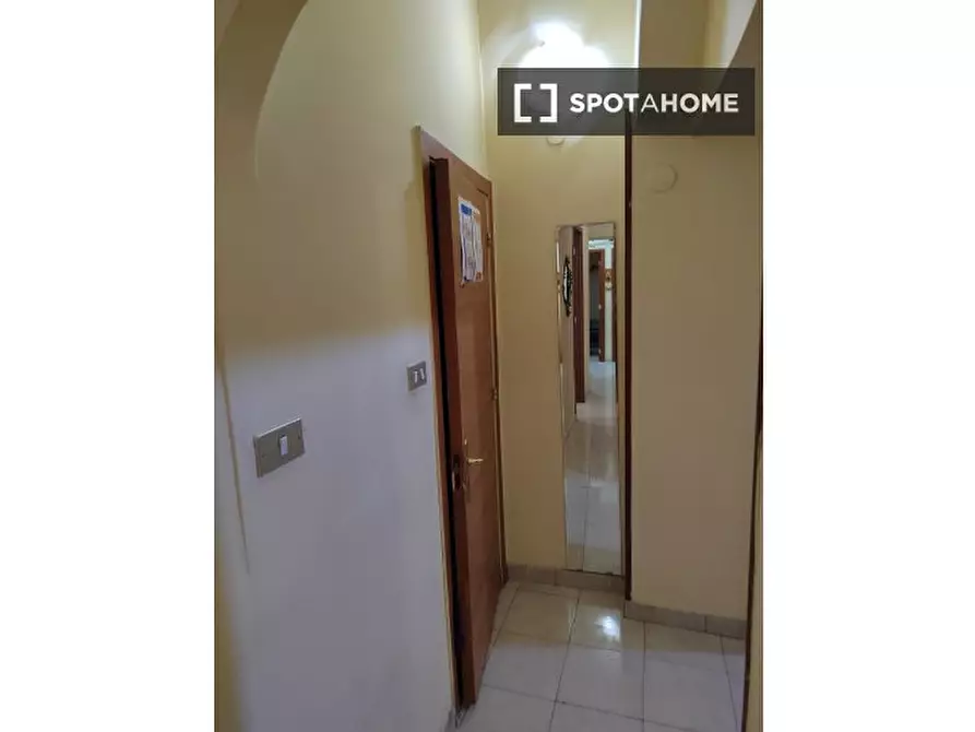 Immagine 2 di Appartamento in affitto  in Via dei Tribunali a Napoli