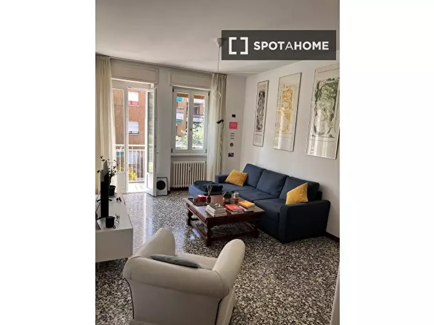 Immagine 5 di Camera condivisa in affitto  in Via Caccialepori a Milano