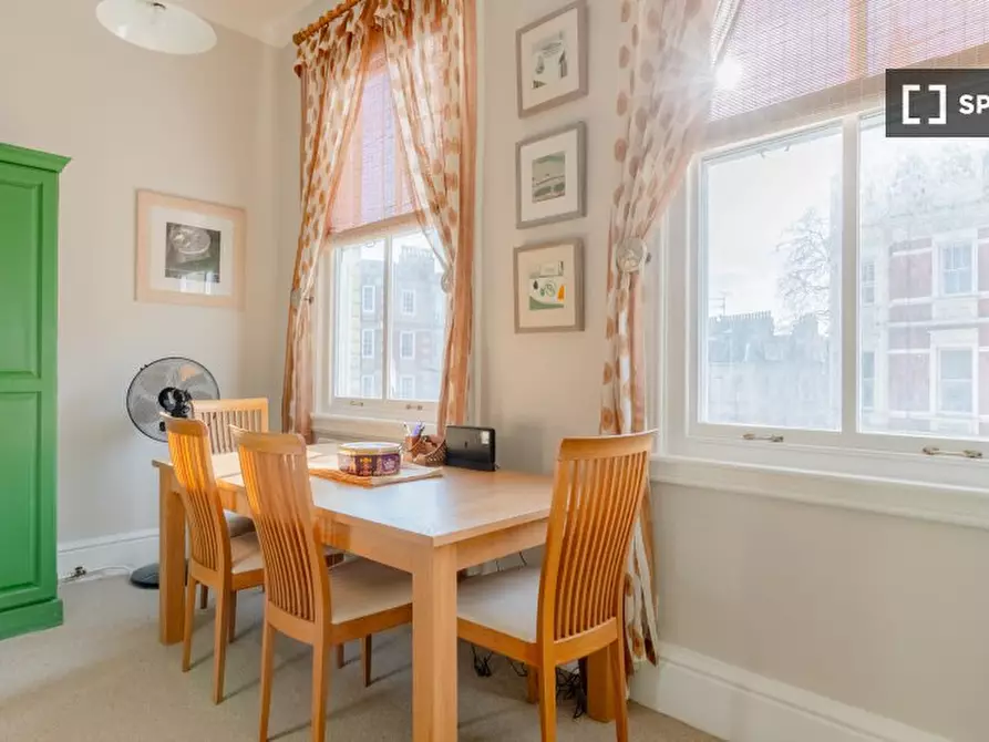 Immagine 8 di Appartamento in affitto  in flat a Kensington