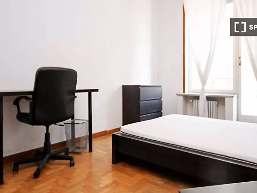 Immagine 16 di Camera condivisa in affitto  in Viale Campania a Milano