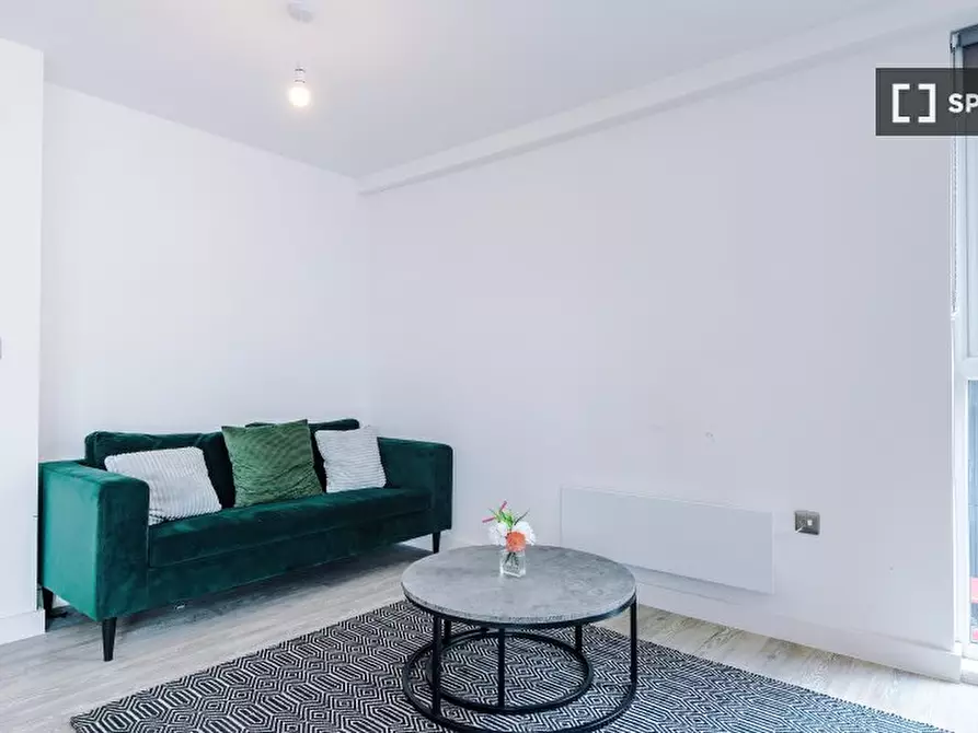 Immagine 2 di Appartamento in affitto  in Craven Street a 