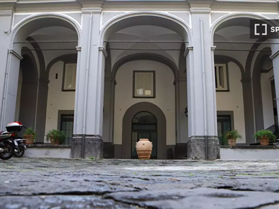 Immagine 16 di Appartamento in affitto  in Vico SS. Filippo e Giacomo a Napoli