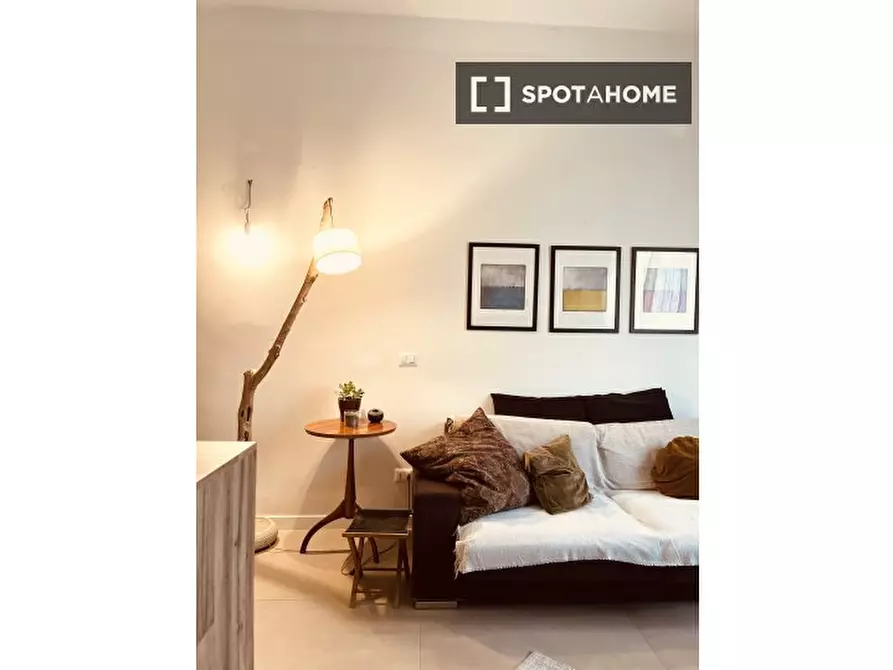 Immagine 15 di Camera condivisa in affitto  in Via Federico Ozanam a Roma