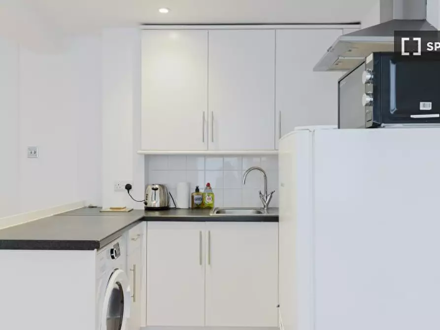 Immagine 3 di Ufficio in affitto  in flat a Hammersmith