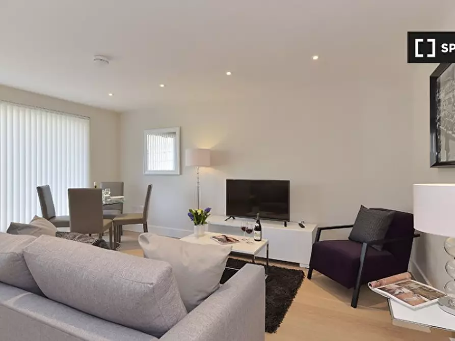 Immagine 1 di Appartamento in affitto  in Sudrey St a Camberwell