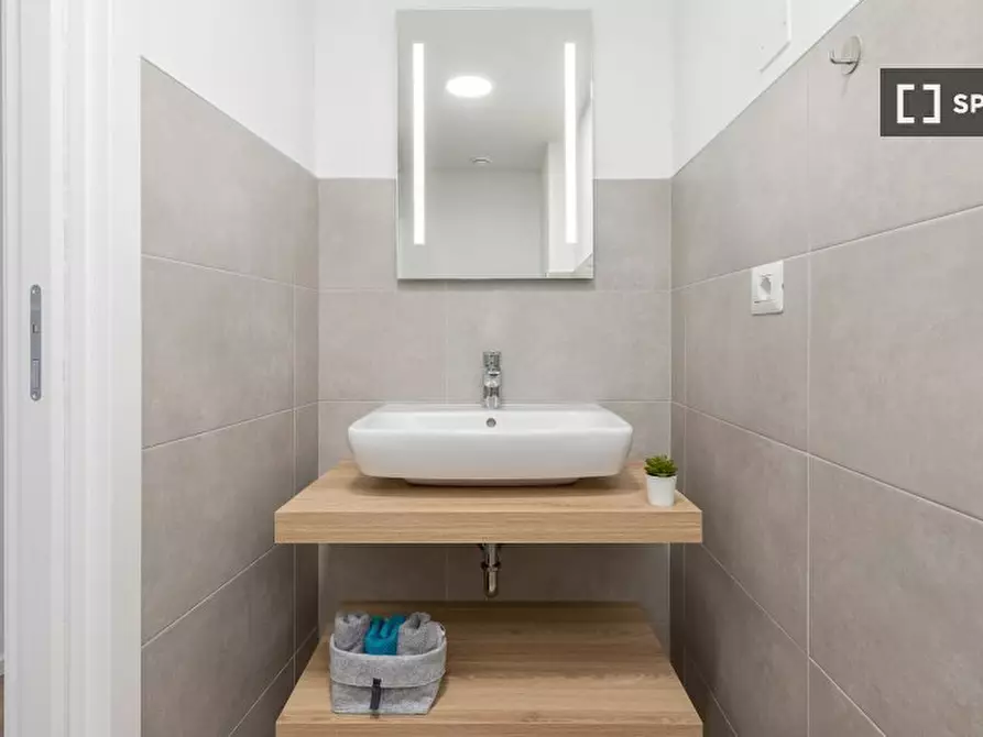 Immagine 5 di Camera condivisa in affitto  in San Giovanni a Trento