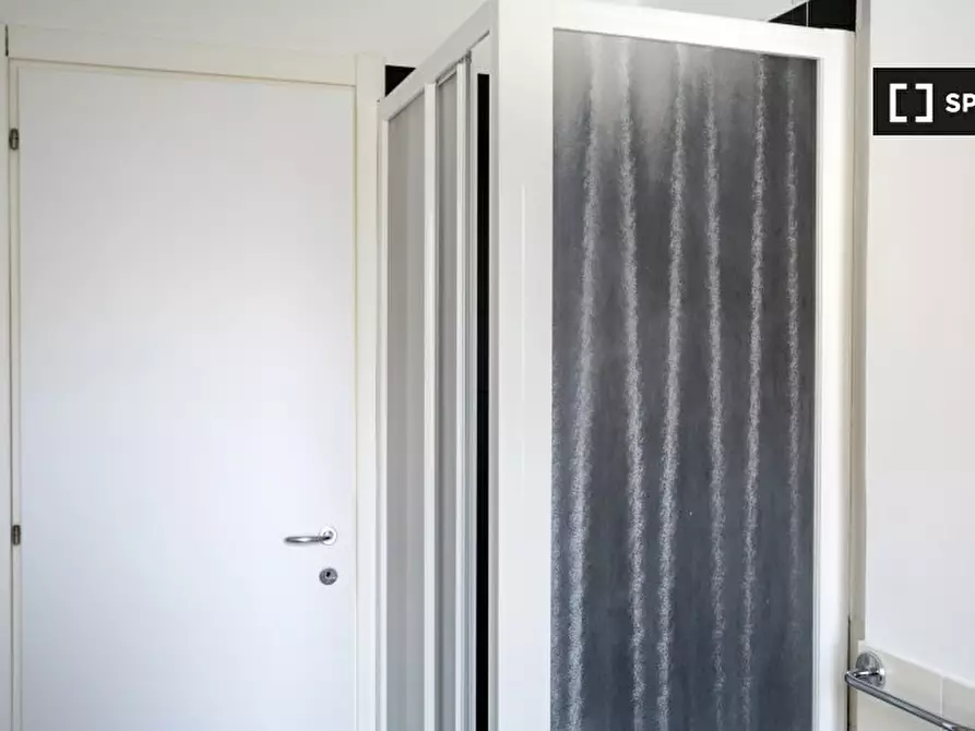 Immagine 11 di Camera condivisa in affitto  in Via Ugolino Cavalcabò a Roma