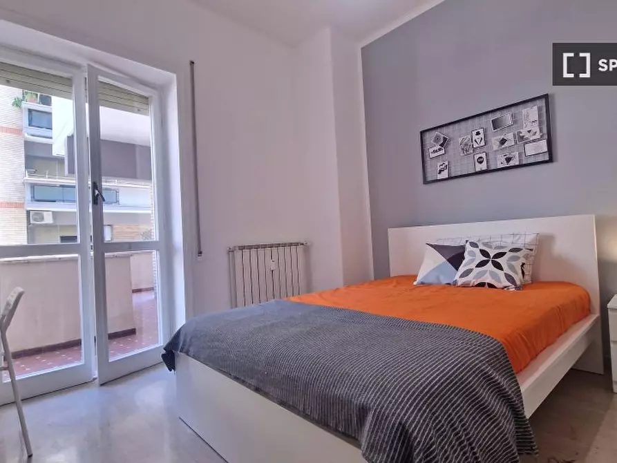 Immagine 4 di Camera condivisa in affitto  in Lungotevere di Pietra Papa a Roma