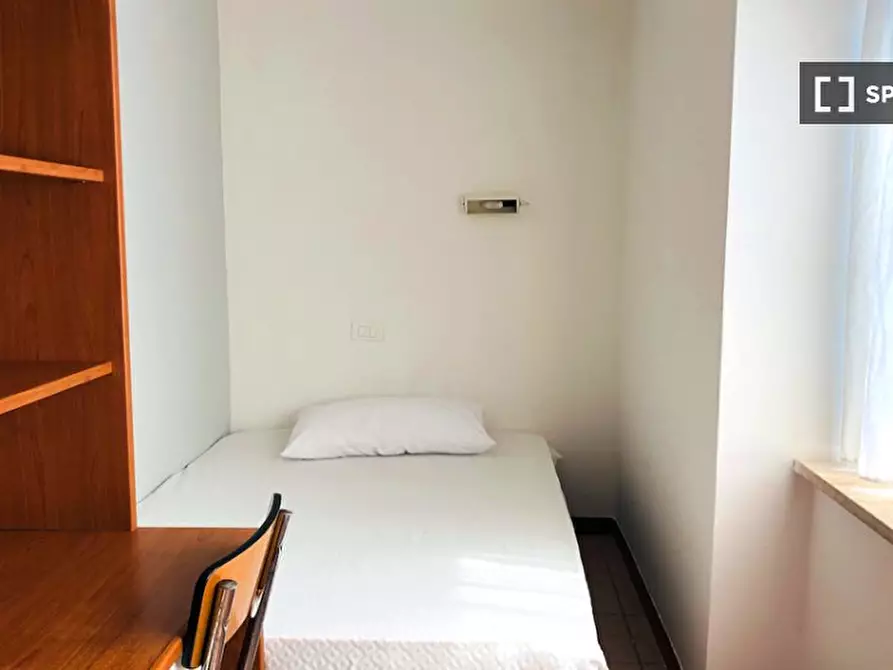 Immagine 1 di Camera condivisa in affitto  in Via Alessandro Brisse a Roma