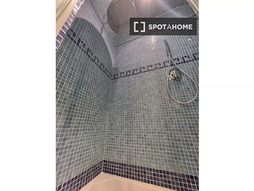 Immagine 12 di Camera condivisa in affitto  in Piazza Santiago del Cile a Roma