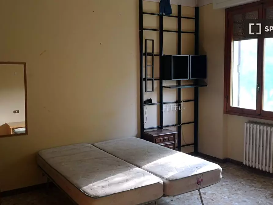 Immagine 1 di Camera condivisa in affitto  in Via Luigi Boccherini a Scandicci