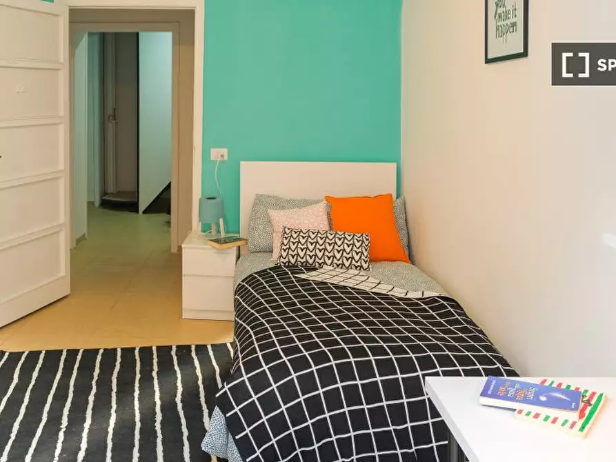 Immagine 15 di Camera condivisa in affitto  in Via Francesco Saverio Correra int. 15 a Napoli