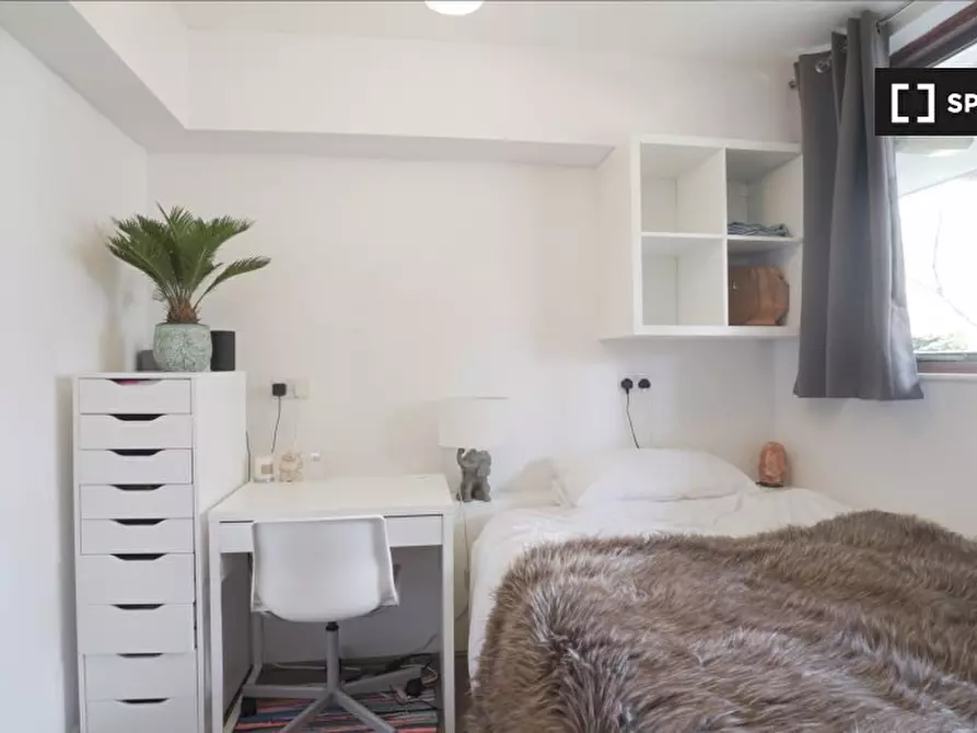 Immagine 12 di Camera condivisa in affitto  in Warley St a Poplar