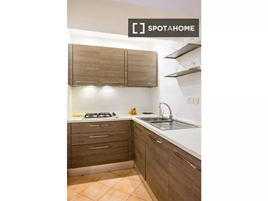 Immagine 10 di Appartamento in affitto  in Vico Lungo San Raffaele a Napoli