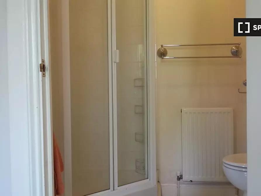 Immagine 11 di Camera condivisa in affitto  in Barnsdale Ave a Poplar