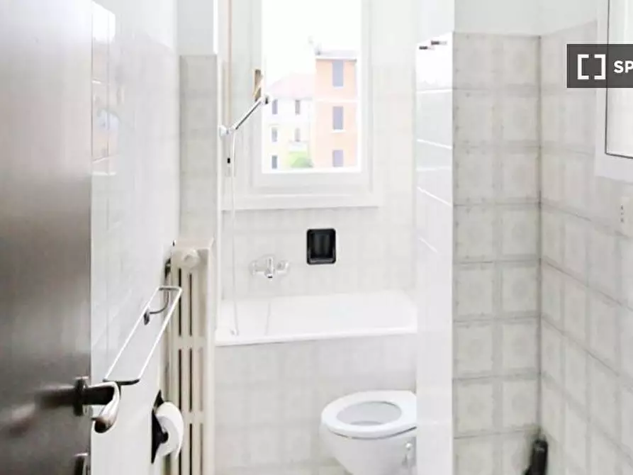 Immagine 17 di Camera condivisa in affitto  in Via Savona a Milano