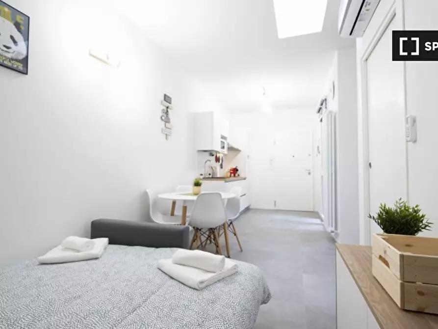 Immagine 14 di Appartamento in affitto  in Via Ugo Lenzi a Bologna