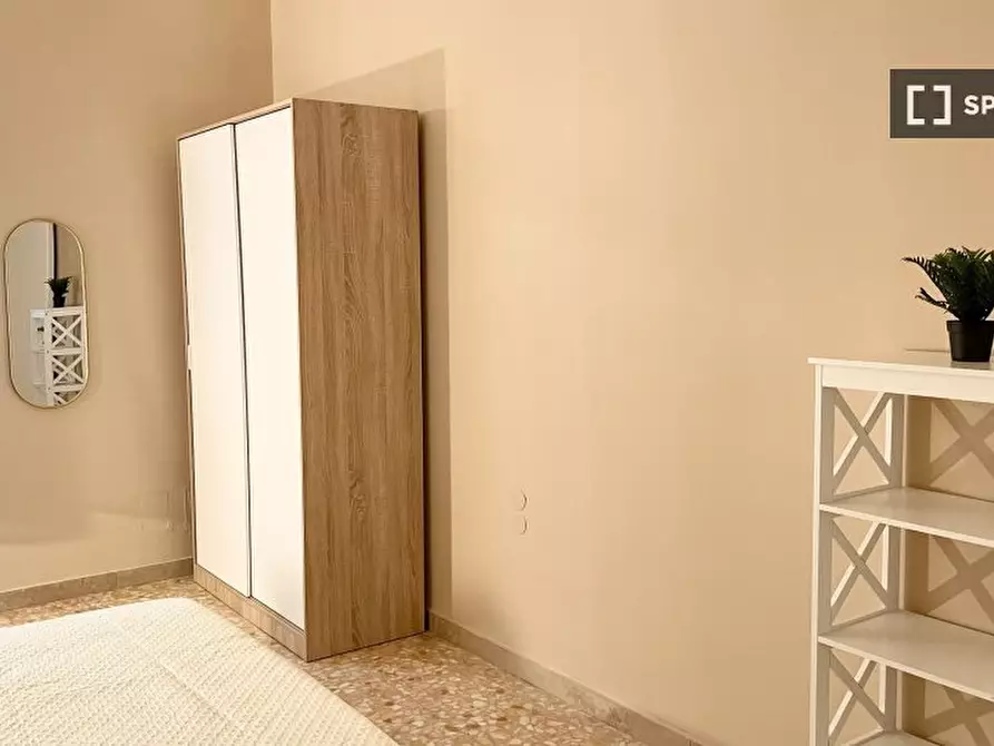 Immagine 5 di Camera condivisa in affitto  in LUNGARNO VESPUCCI a Firenze