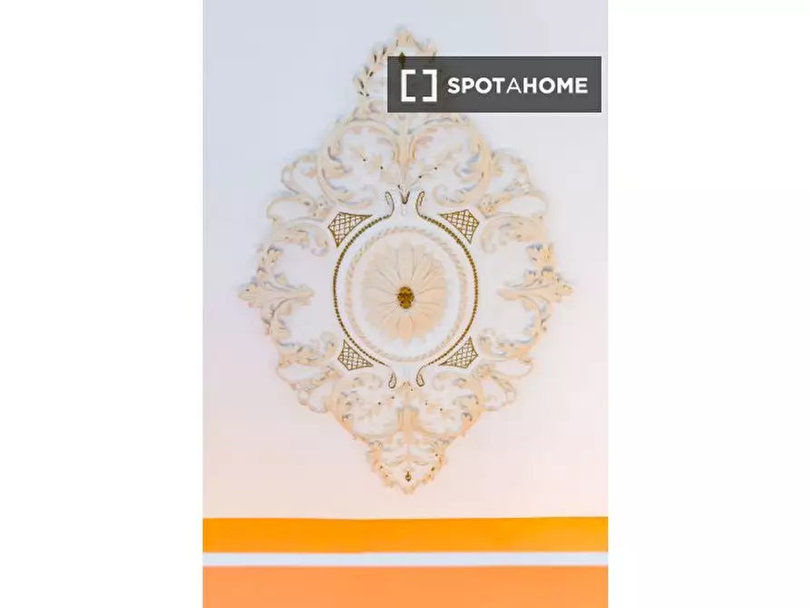 Immagine 18 di Appartamento in affitto  in Via Santa Teresa degli Scalzi a Napoli