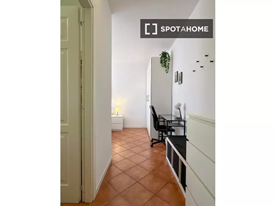 Immagine 4 di Camera condivisa in affitto  in Via Alberto Lupo a Roma
