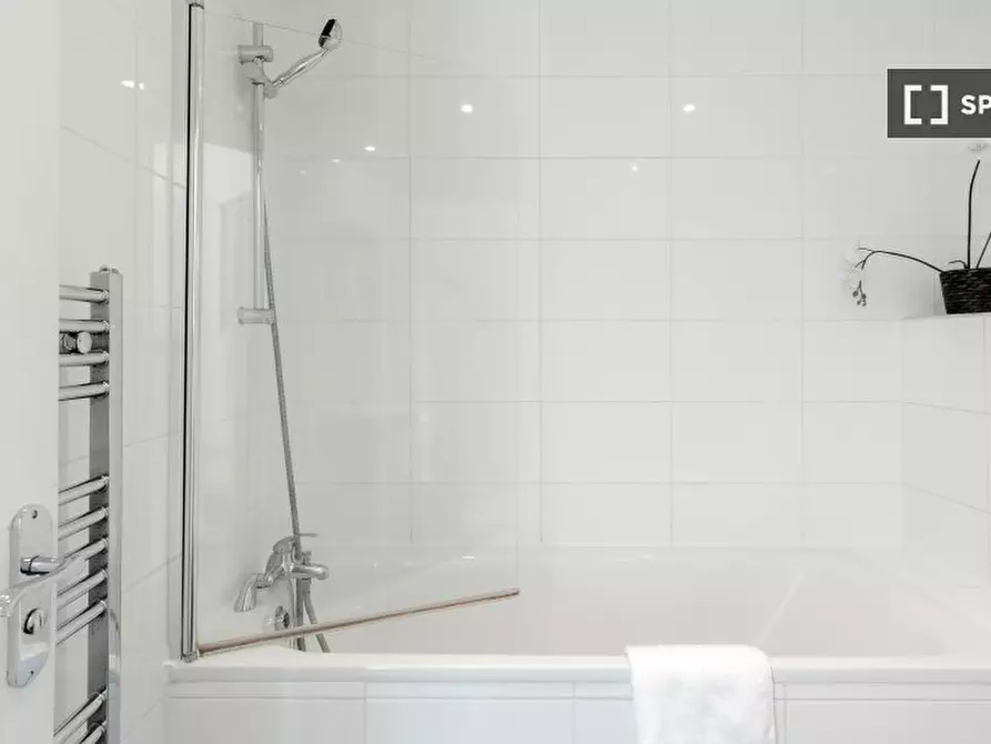 Immagine 13 di Appartamento in affitto  in Apartment a Kensington