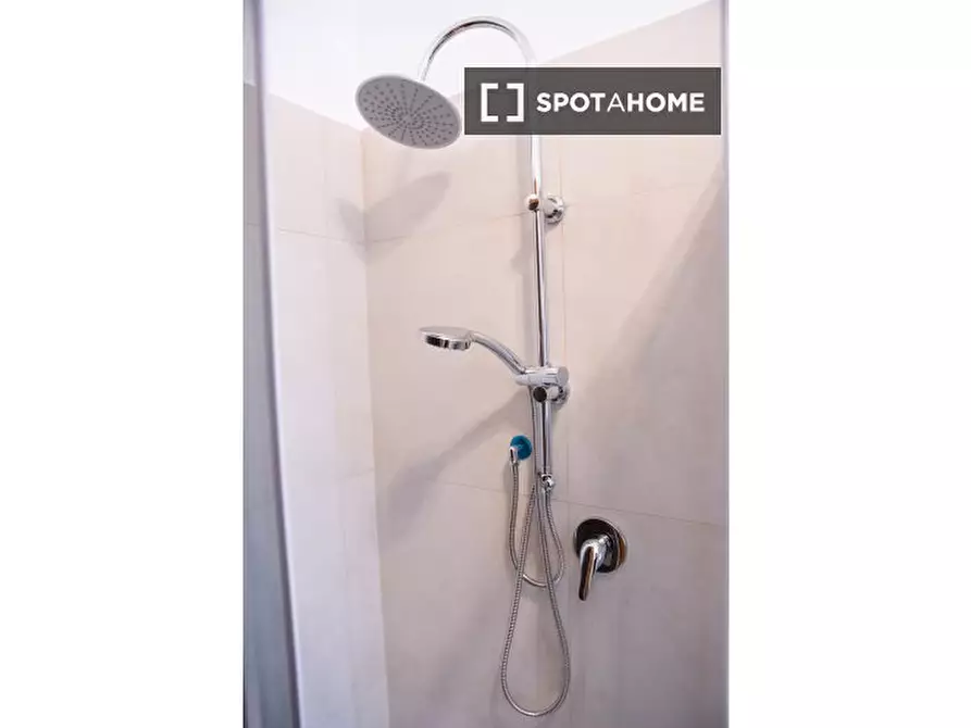 Immagine 18 di Appartamento in affitto  in Via di Casal Bertone a Roma