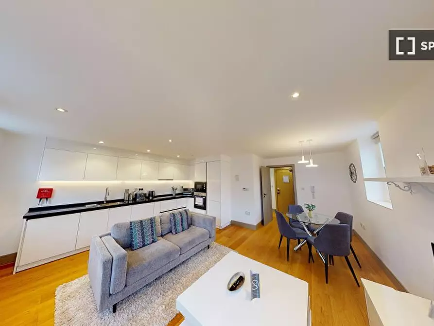 Immagine 2 di Appartamento in affitto  in A Stile Hall Parade a Hounslow