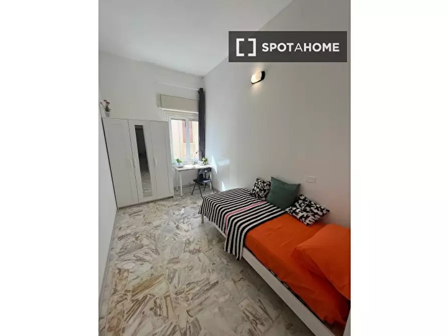 Immagine 13 di Camera condivisa in affitto  in Via Grazia Deledda a Cagliari