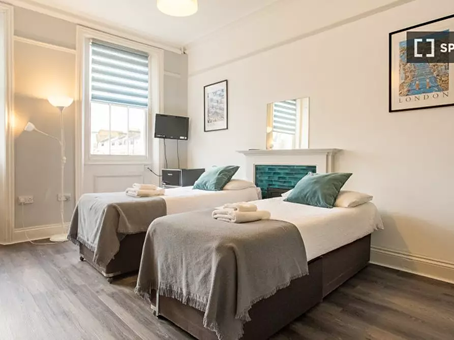 Immagine 18 di Camera condivisa in affitto  in nd Floor Apartment a Kensington