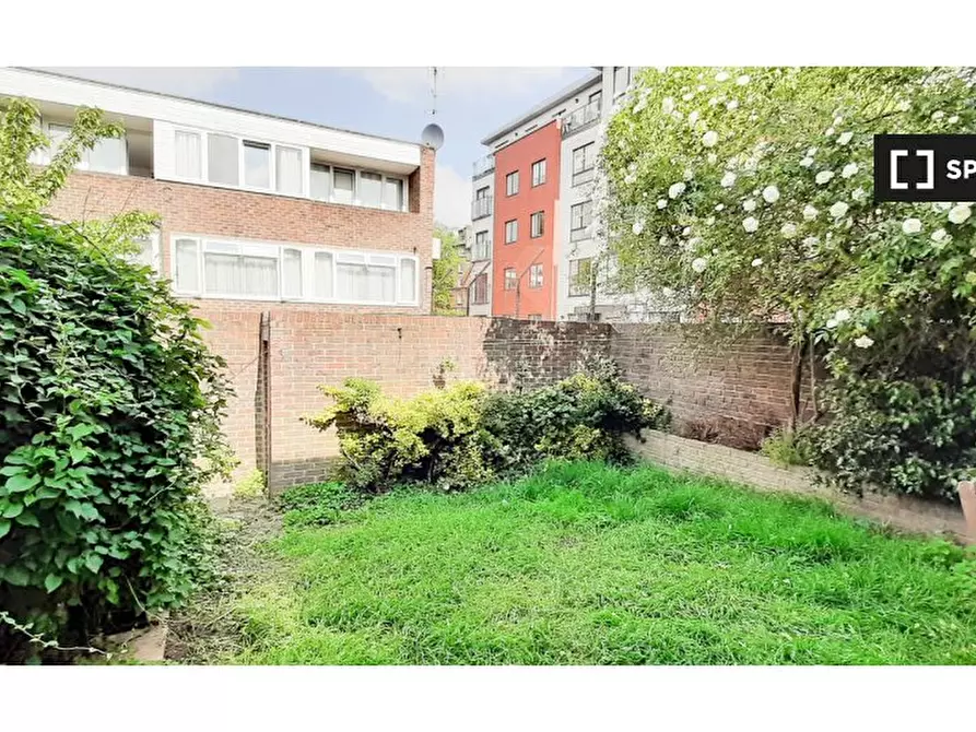 Immagine 9 di Camera condivisa in affitto  in INWORTH WALK a Islington