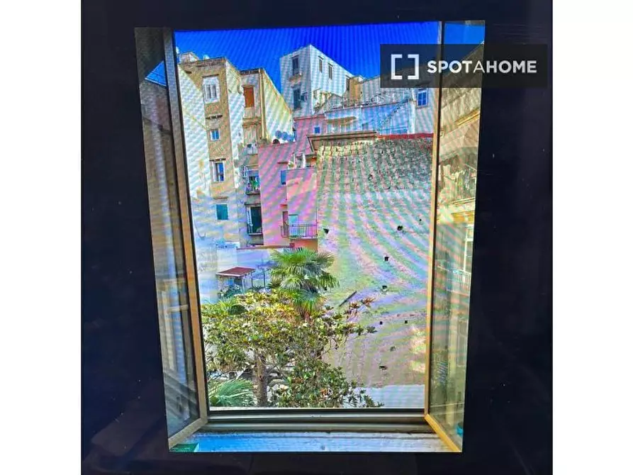 Immagine 12 di Camera condivisa in affitto  in P.za Cavour a Napoli