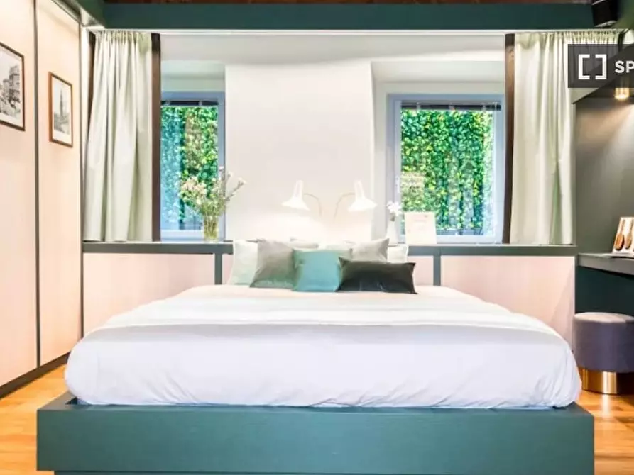 Immagine 10 di Appartamento in affitto  in Via Monte Napoleone a Milano