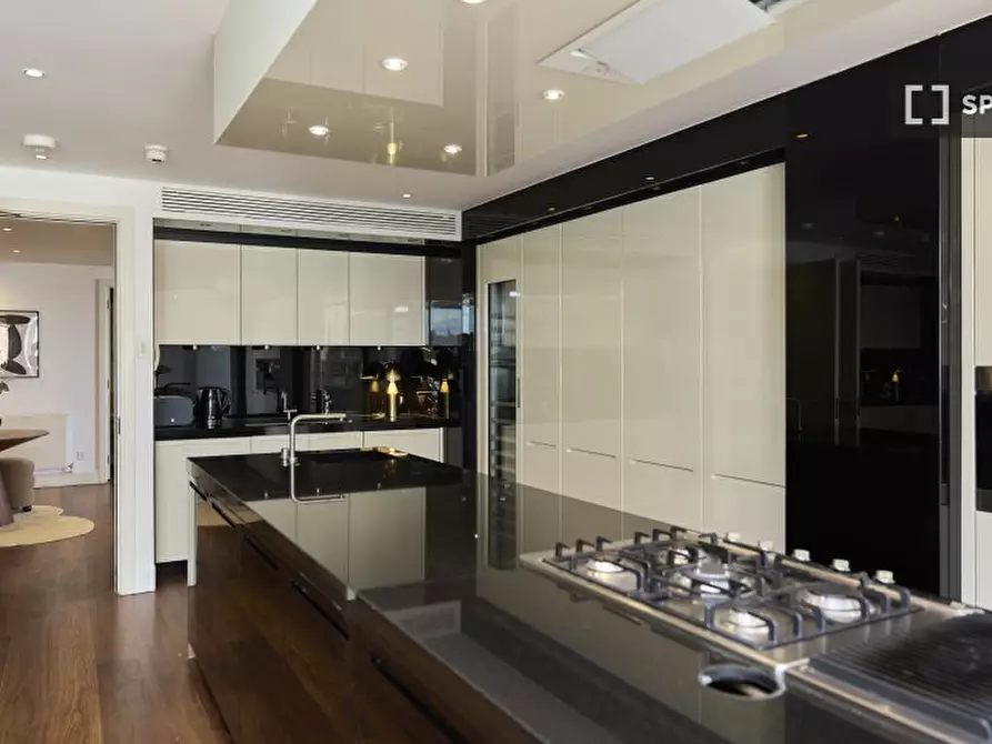Immagine 7 di Appartamento in affitto  in Hester Rd a Wandsworth