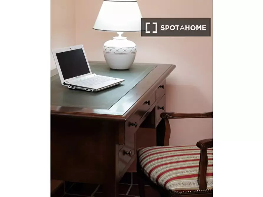 Immagine 2 di Camera condivisa in affitto  in Via Cincinnato, 00175 Roma RM, Italy a Roma