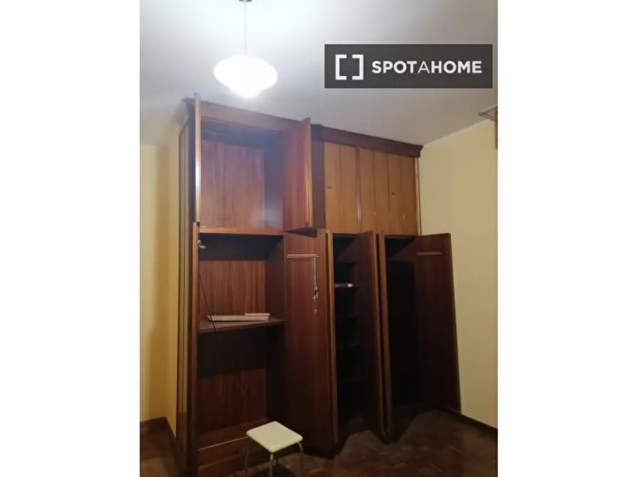 Immagine 3 di Camera condivisa in affitto  in Via Montello a Padova