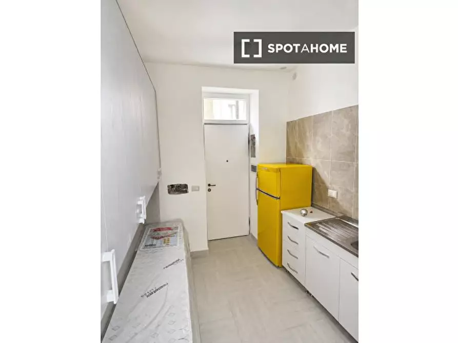 Immagine 1 di Ufficio in affitto  in Via Santi Apostoli a Napoli