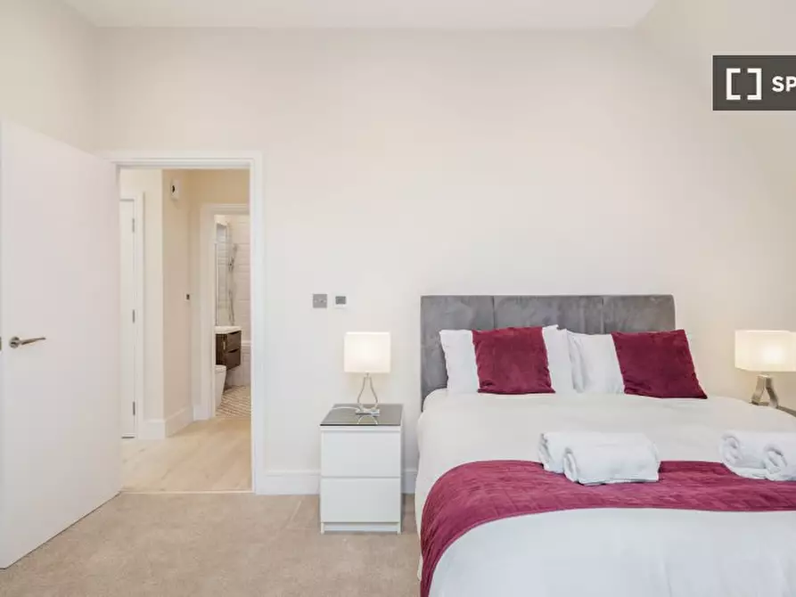 Immagine 4 di Appartamento in affitto  in B Oak Hill Rd a Kingston Upon Thames