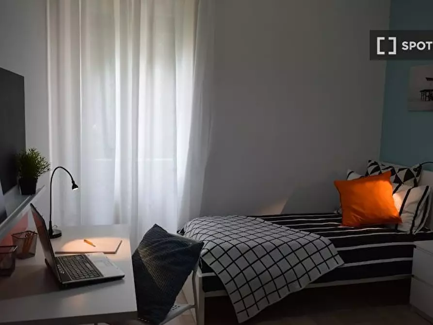 Immagine 1 di Camera condivisa in affitto  in Zadei a Brescia