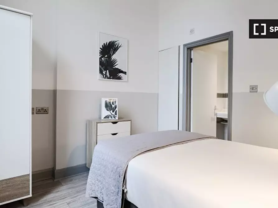 Immagine 15 di Appartamento in affitto  in Nevern Rd a Kensington