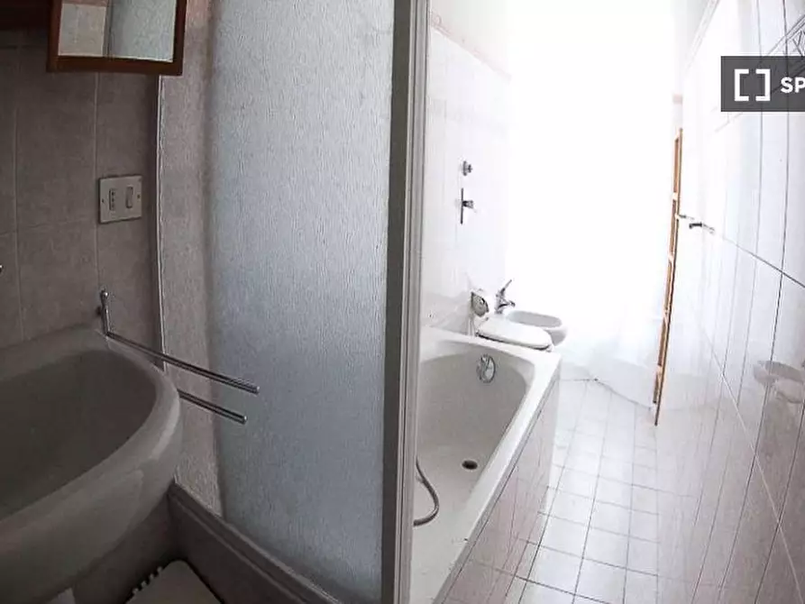 Immagine 10 di Camera condivisa in affitto  in Via Felice Casati a Milano