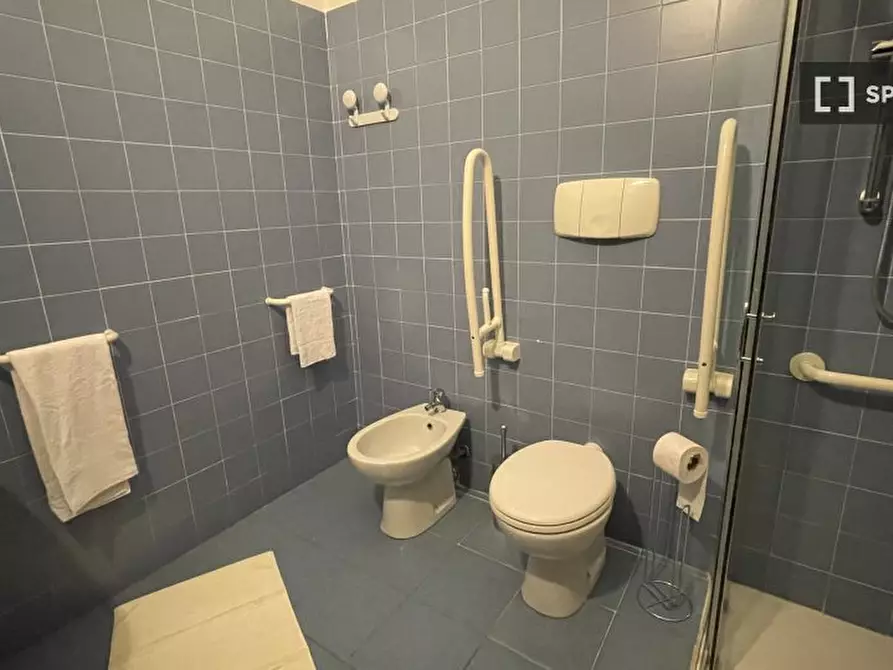 Immagine 11 di Camera condivisa in affitto  in Via Garegnano a Milano