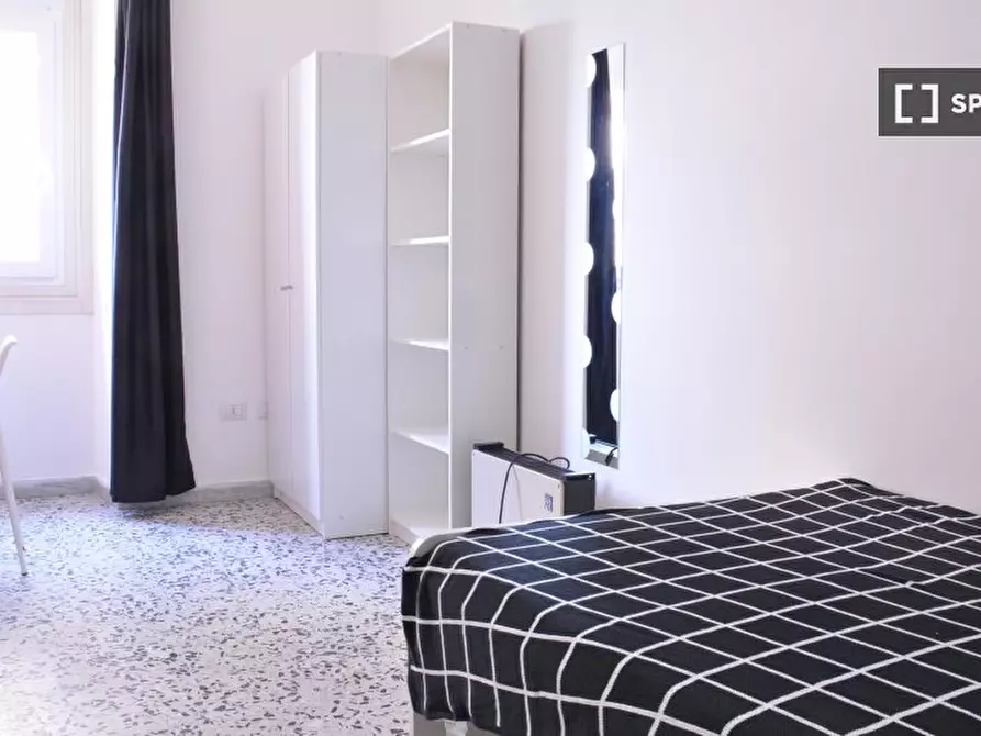 Immagine 17 di Camera condivisa in affitto  in Via dei Giudicati n a Cagliari